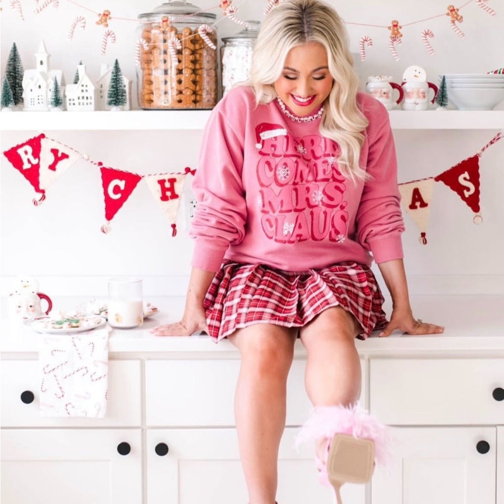 Living Fully Co. Here Comes Mrs. Claus Holiday Sweatshirt - Picture 2 of 2